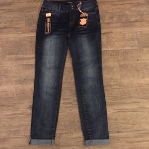 Ladies size 13 Los Angeles Wax Jeans NWT
